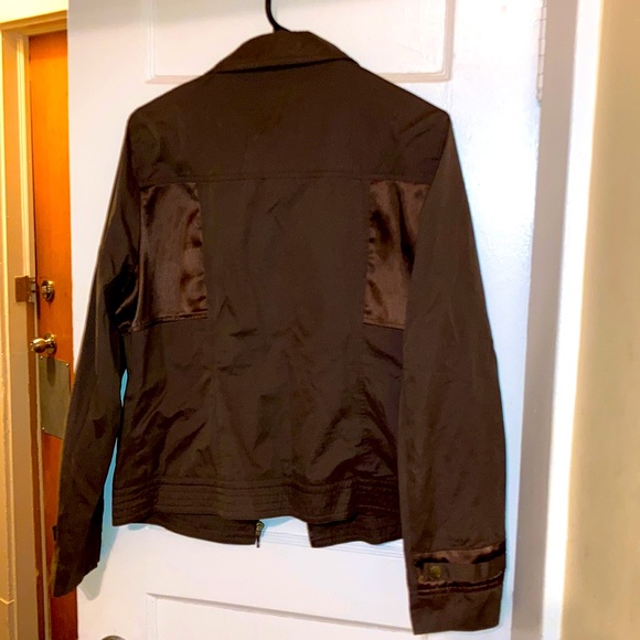 Description: Brown light jacket
Size: 10 - Picture 4 of 4